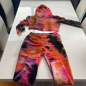 Ellie & kate, large tie dye leggings.